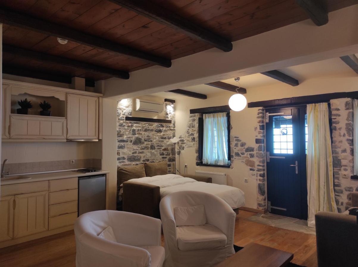 Prasino - Galazio Aparthotel Mouresi Bagian luar foto