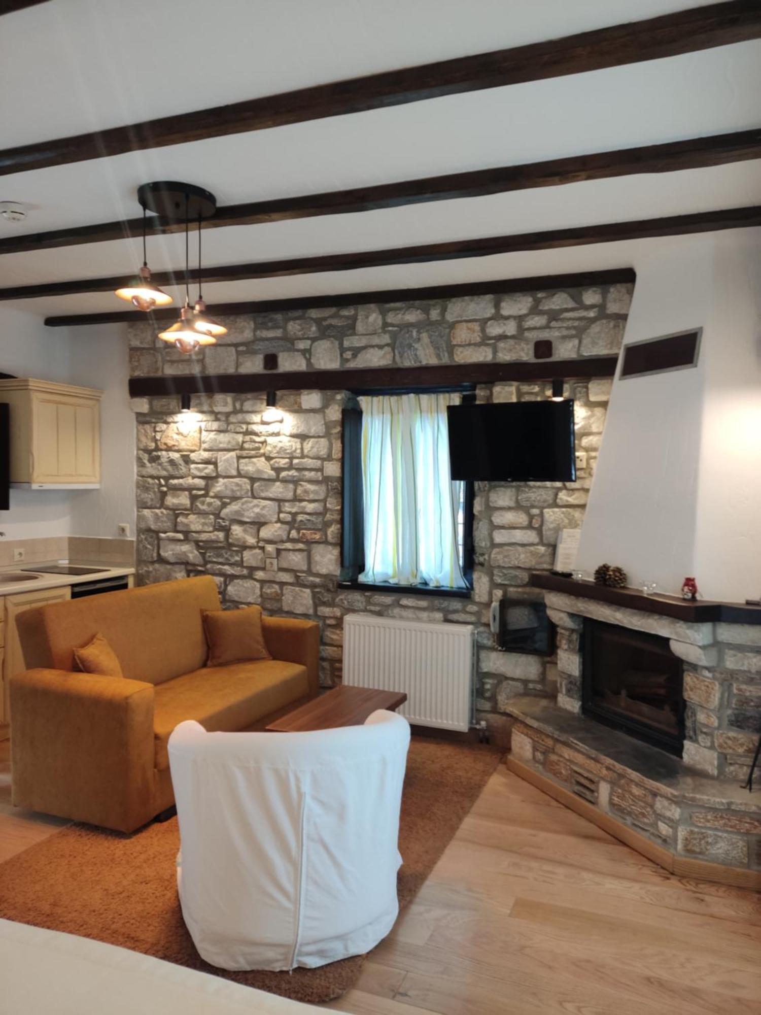 Prasino - Galazio Aparthotel Mouresi Bagian luar foto